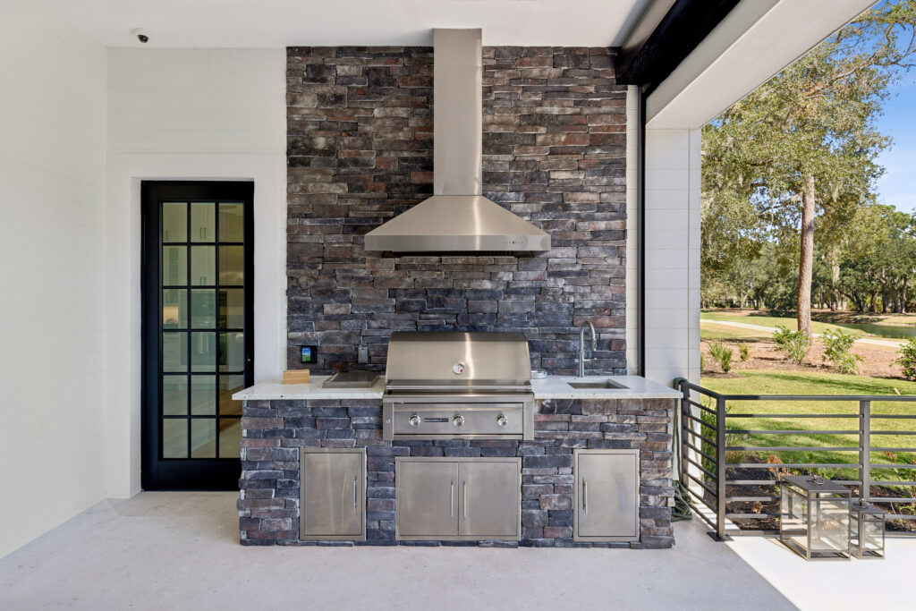 Elevate Outdoor Entertaining with a Luxury Grilling Space